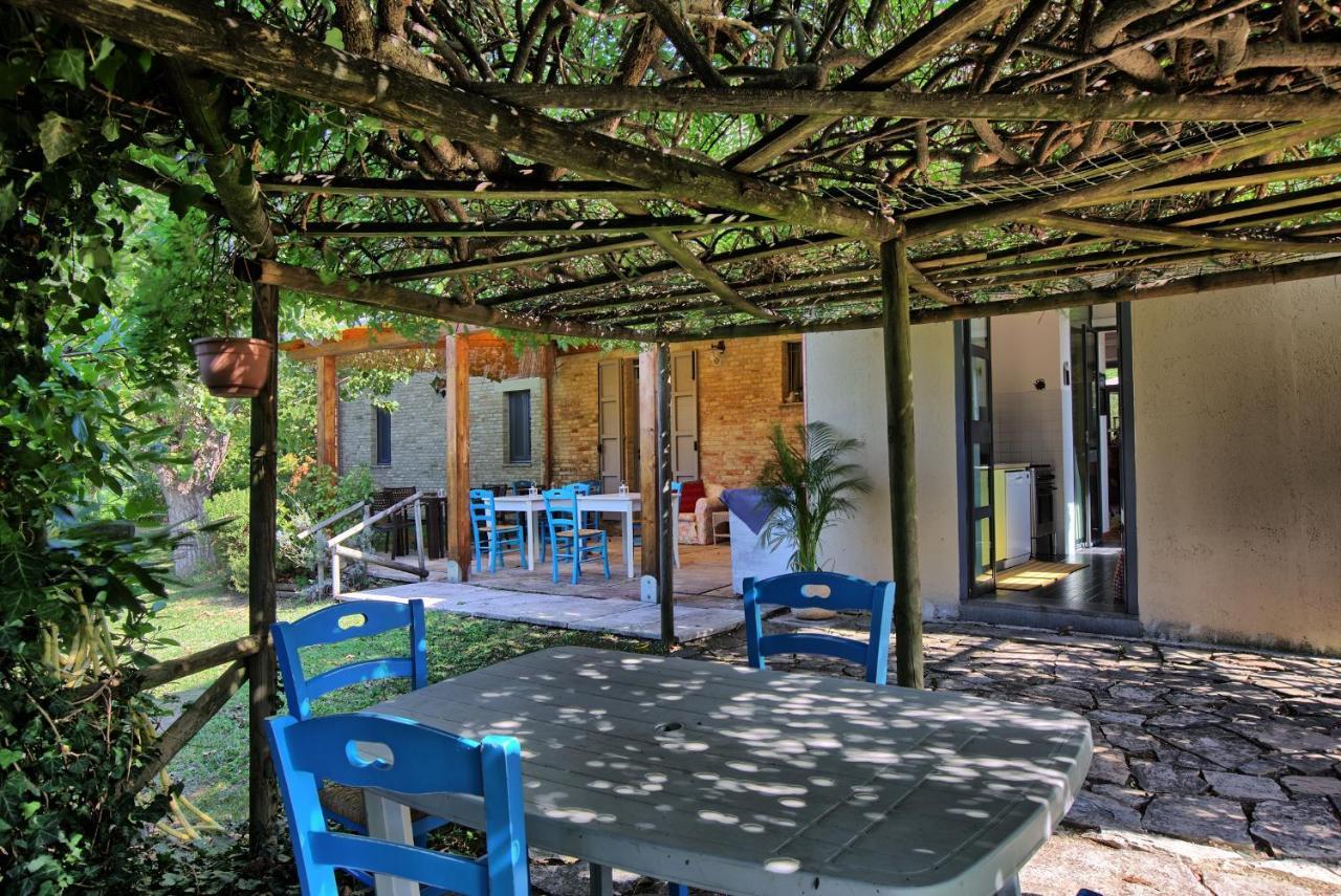 Grande Villa Storica Per Vacanze Con Giardino Privato E Piscina Ostra Zewnętrze zdjęcie
