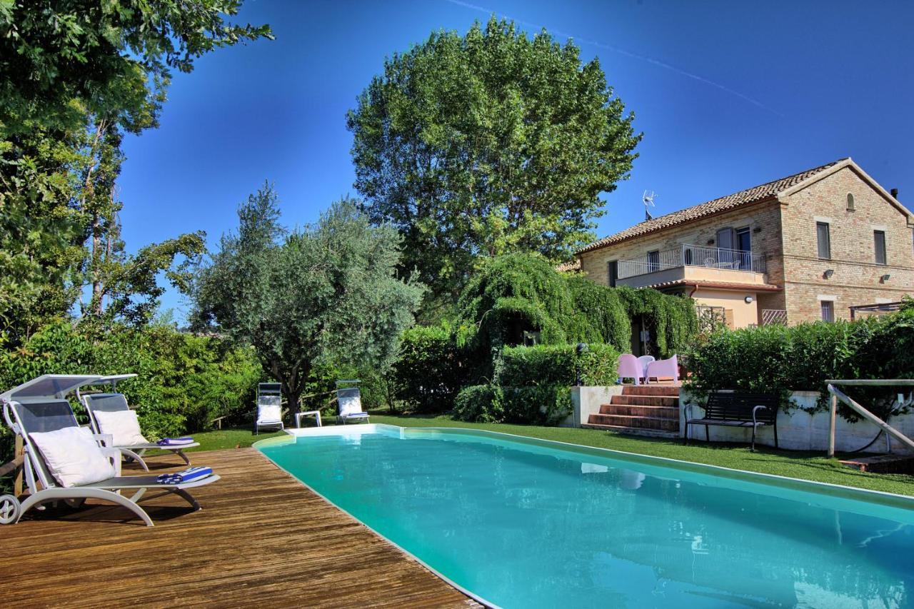 Grande Villa Storica Per Vacanze Con Giardino Privato E Piscina Ostra Zewnętrze zdjęcie