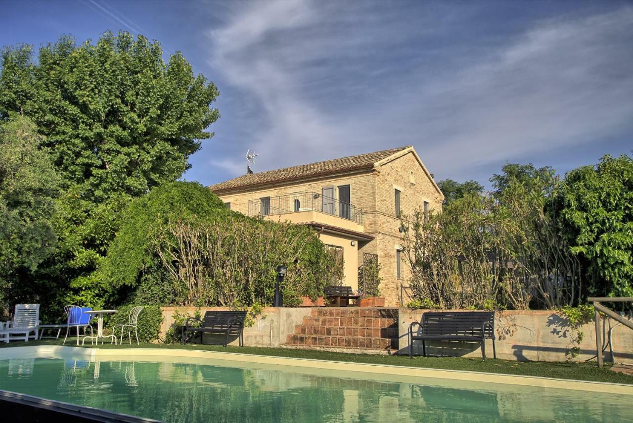 Grande Villa Storica Per Vacanze Con Giardino Privato E Piscina Ostra Zewnętrze zdjęcie