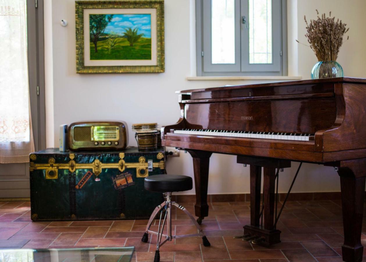 Grande Villa Storica Per Vacanze Con Giardino Privato E Piscina Ostra Zewnętrze zdjęcie
